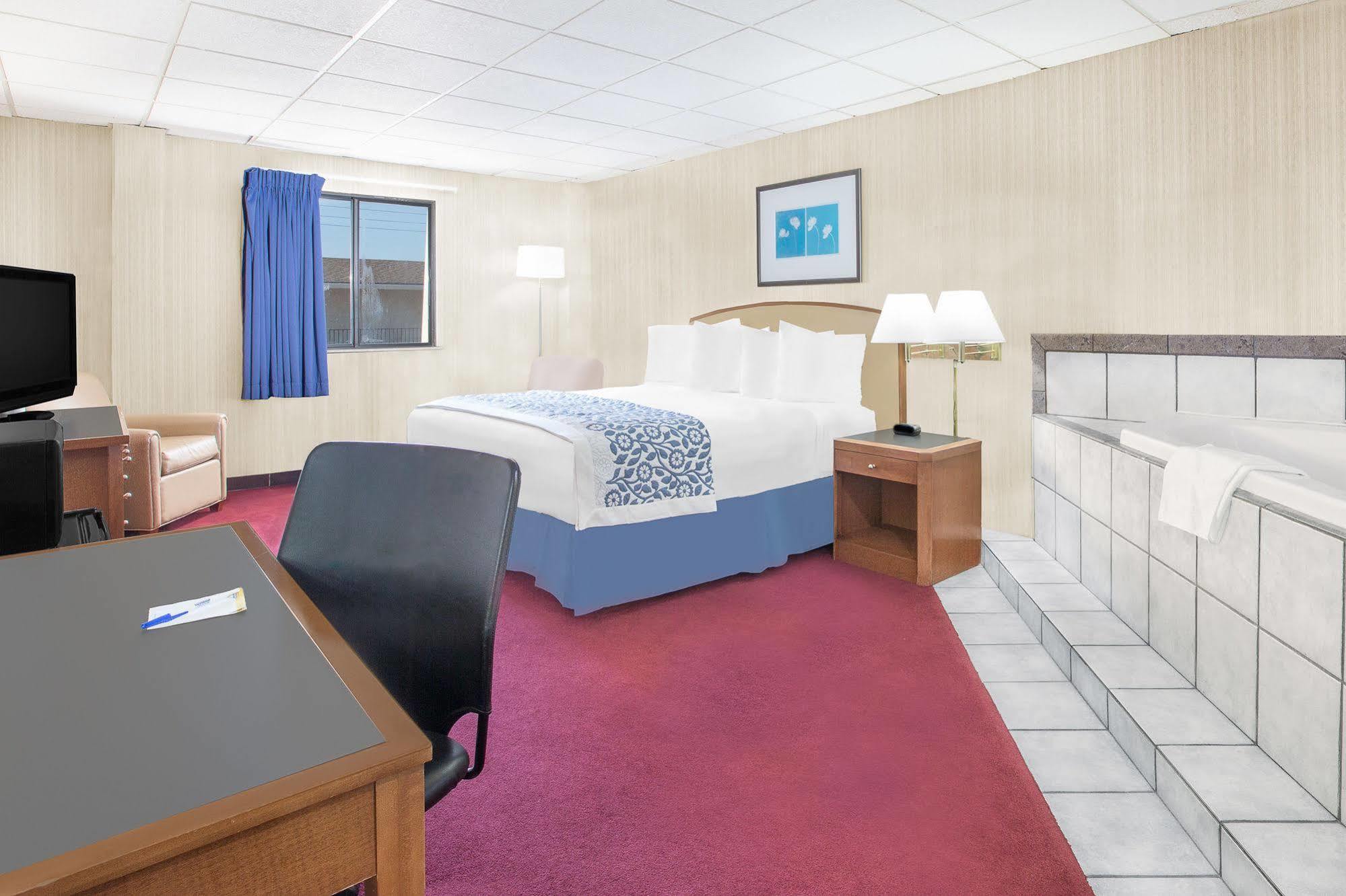 Days Inn By Wyndham Emporia Buitenkant foto